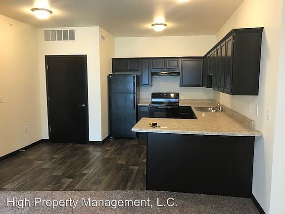 3rd image of 4408-4414 Ashworth Dr