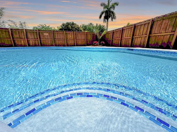 2101 N 56th Ave, Hollywood, FL 33021