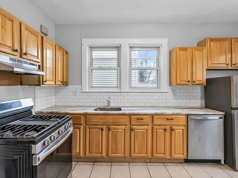 181 Jacoby St #2 — Photo 34