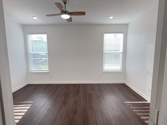 3rd image of 11900 Barwood Bend Dr #169