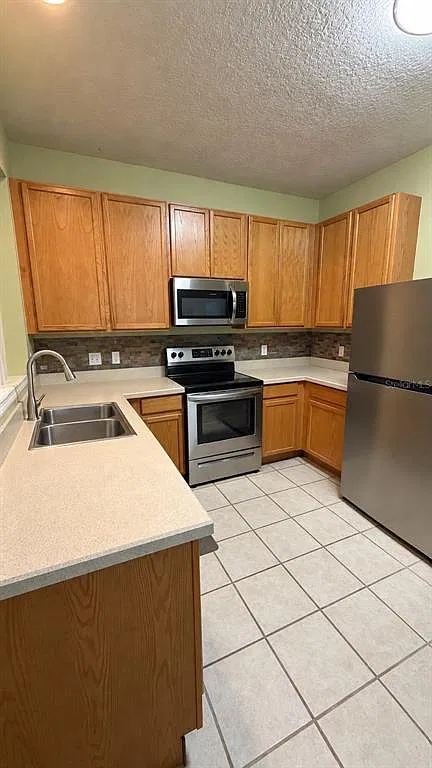 3 bed, 2.5 bath, 1628 sqft, $2,350 — Photo 4