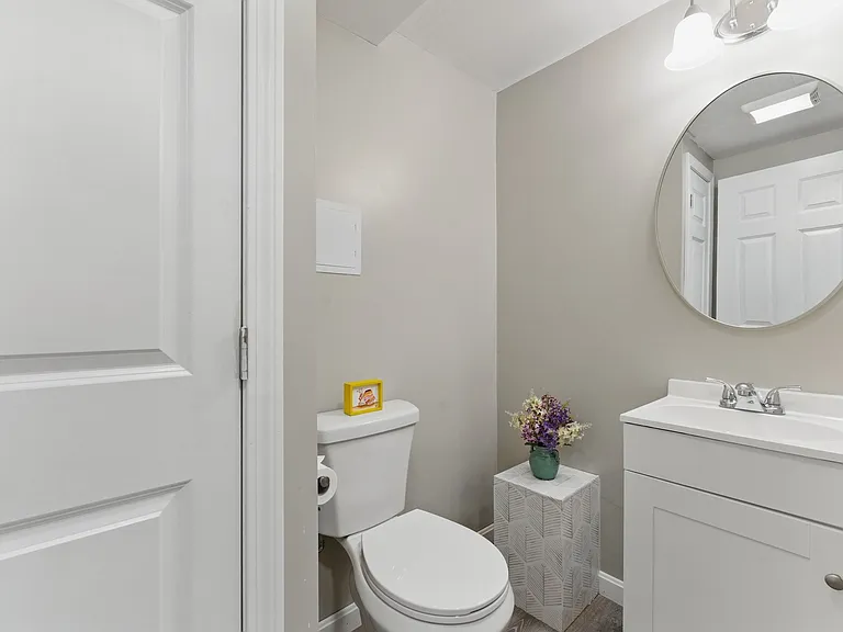 13 Wayside Dr — Photo 24