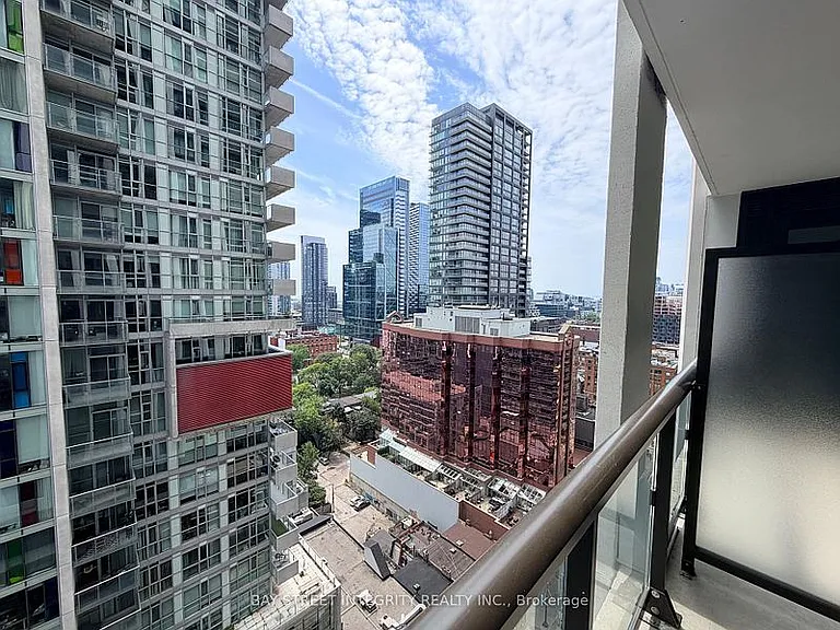 400 King St W #1912 — Photo 11