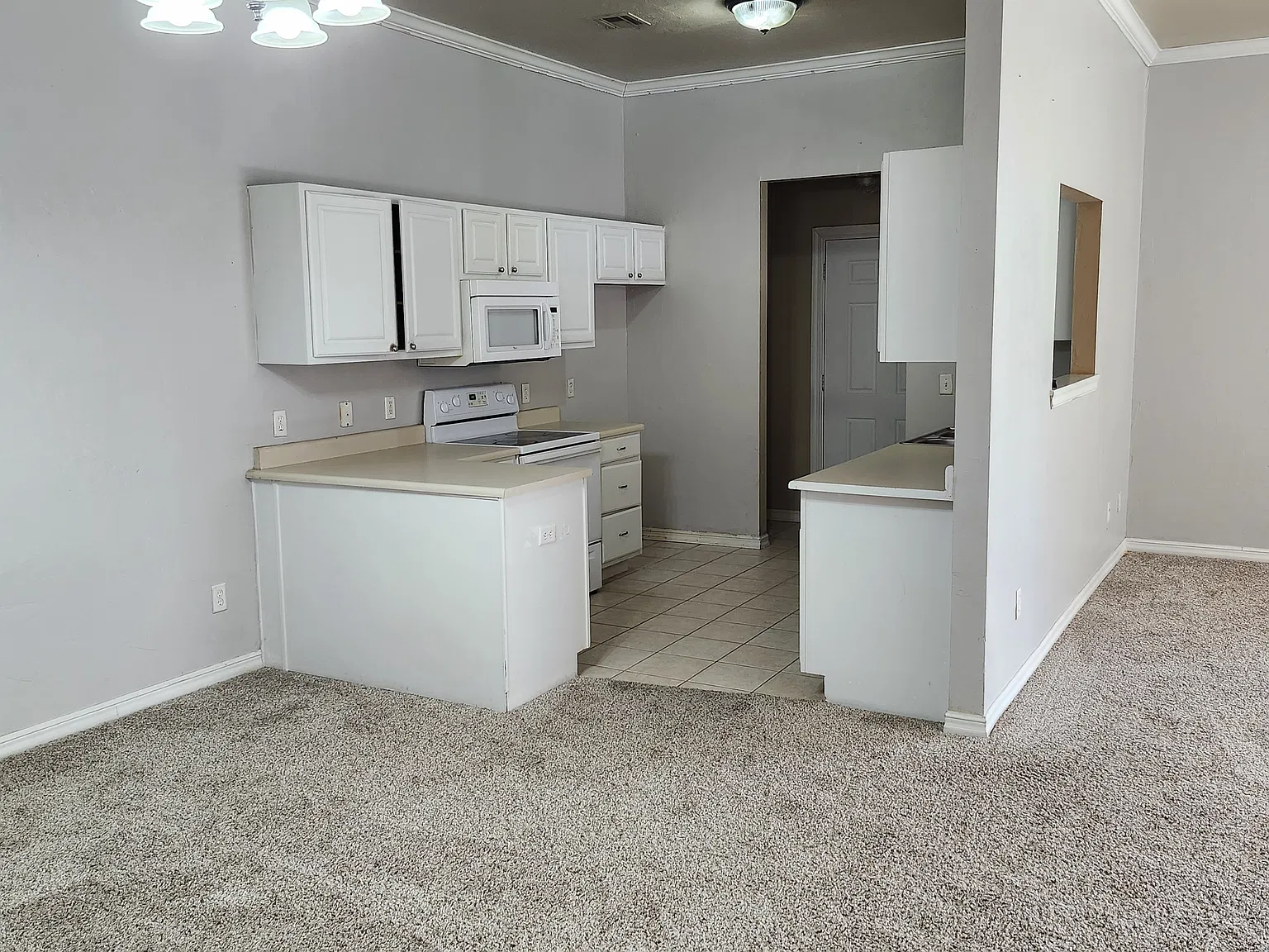 Hollyrock Ct, Yukon — Photo 4