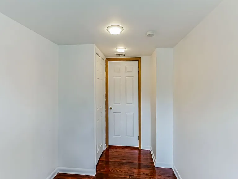 1425 N Line St — Photo 29