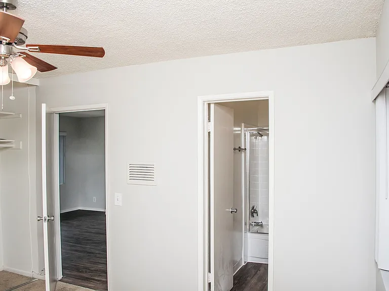 420 Burchett St — Photo 26