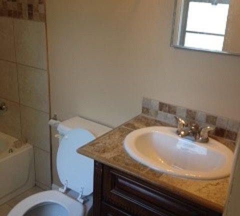 Master bathroom 2