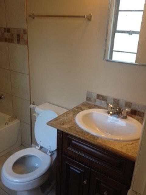 Master bathroom 2