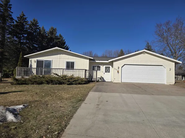 312 E Valley View Dr, Wautoma, WI 54982