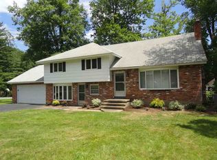 848 Maxwell Dr, Niskayuna, NY 12309