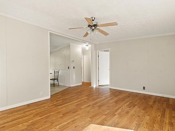 3rd image of 580 Hooterville Rd