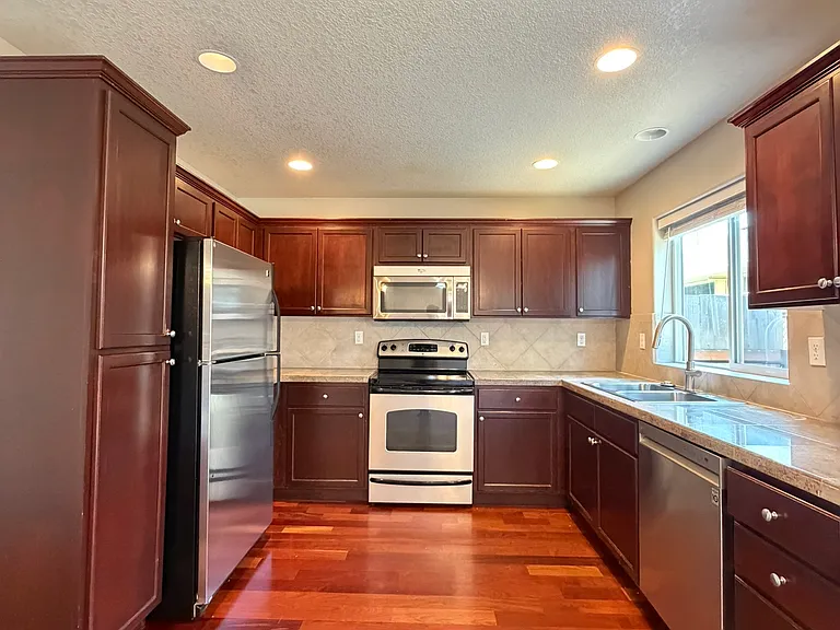 4017 NE Killingsworth St #4017 — Photo 4