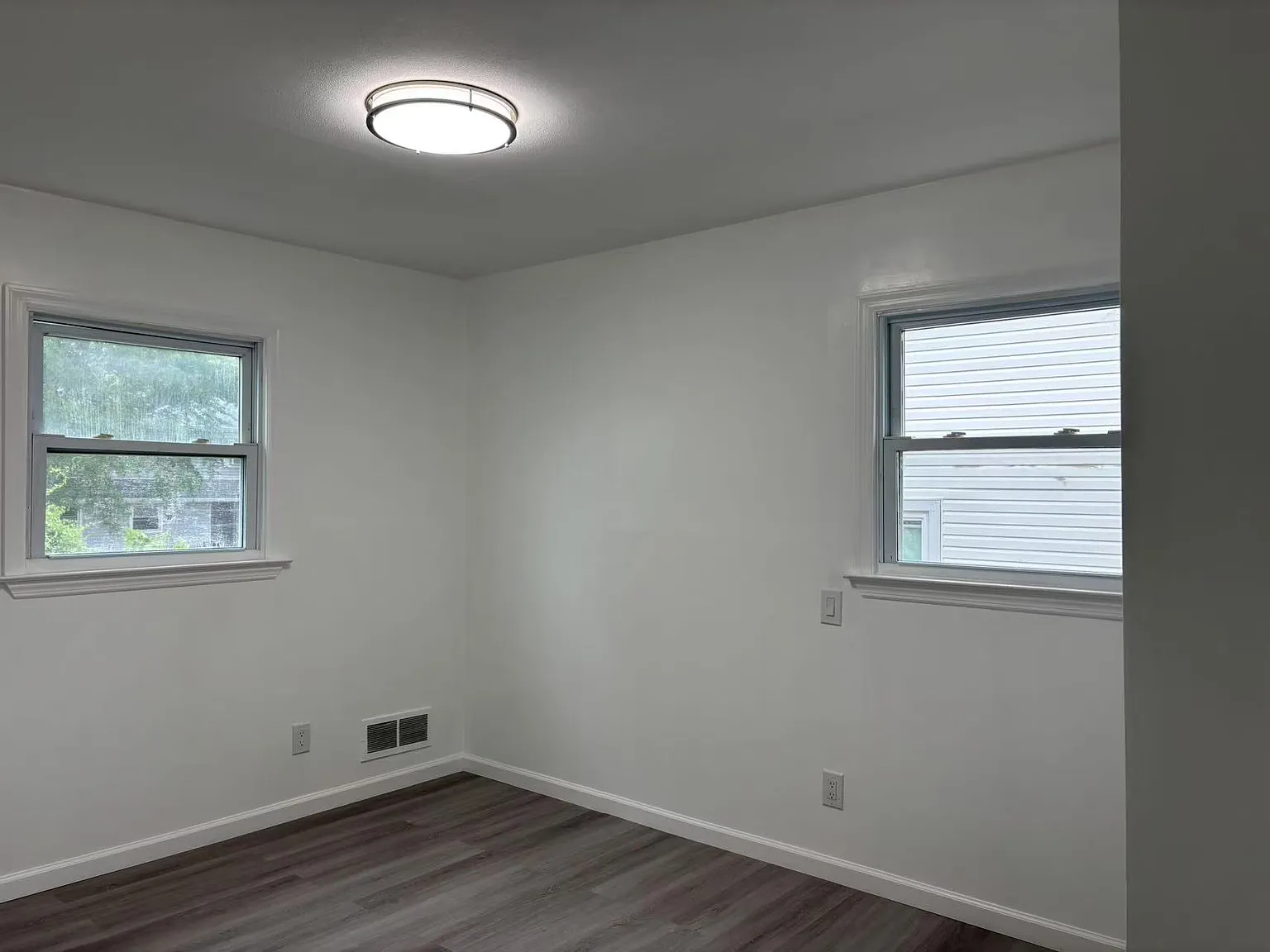 3 bed, 1100 sqft, $3,600 — Photo 3