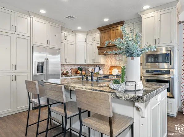 3611 S Athens Dr, St George, UT 84790