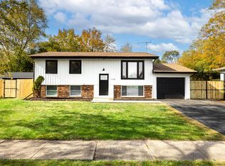 17185 Apple Tree Dr, Country Club Hills, IL 60478