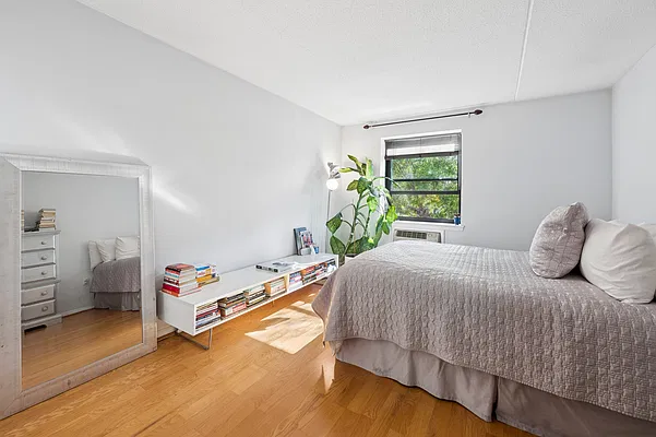 Bedroom, photo 2
