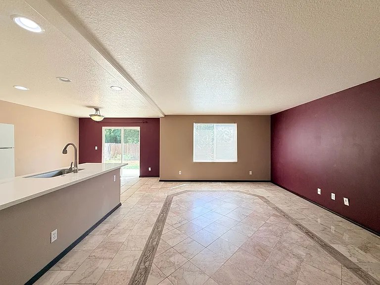2914 SW 214th Ave — Photo 8