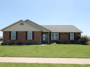 85 Crescent View Ln, Highland, IL 62249
