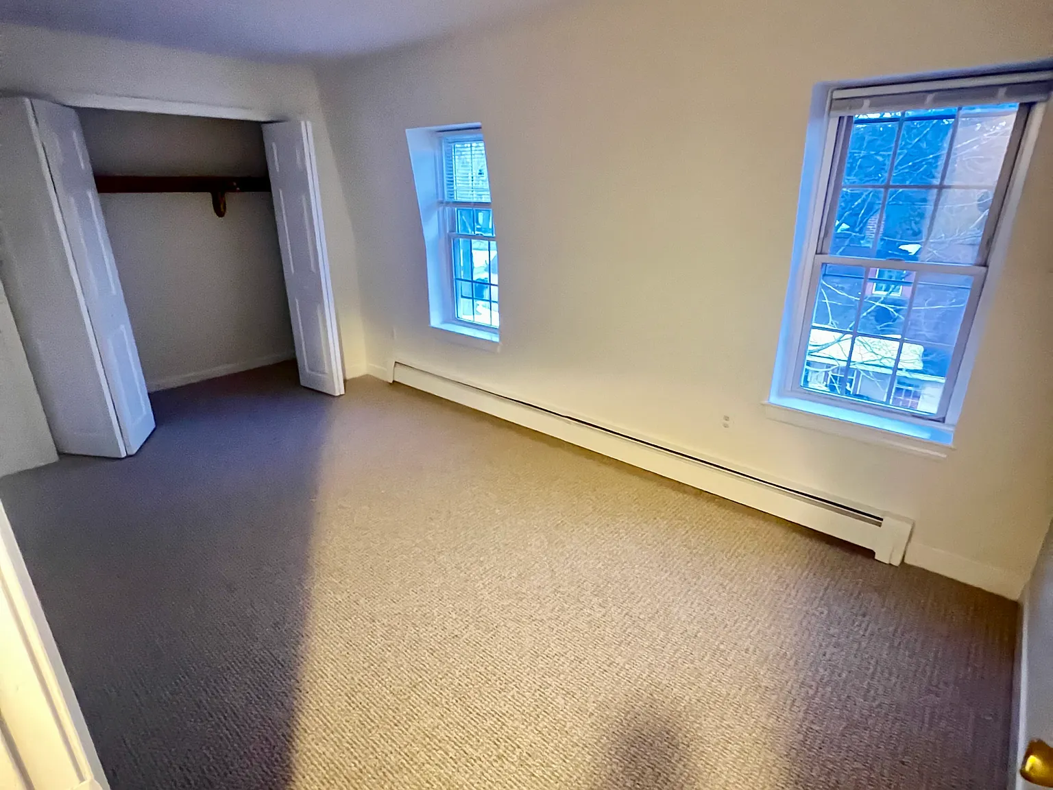 3 bed, 1000 sqft, $2,800 — Photo 4
