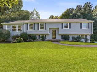 18 Grenadier Rd, Hingham, MA 02043