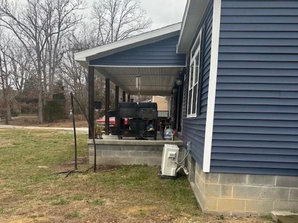24 Nora Mae Ln, Beechmont, KY 42323