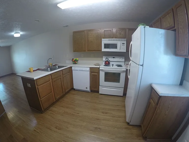 Crosspoint Apartments — Photo 49