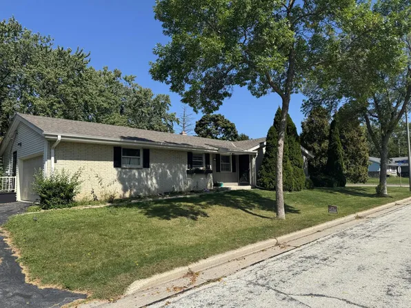 9404 West Hope AVENUE, Wauwatosa, WI 53222