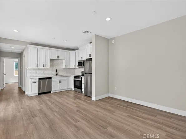 8412 Burnet Ave, North Hills, CA 91343