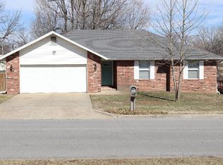 3823 W Dover Street, Springfield, MO 65802
