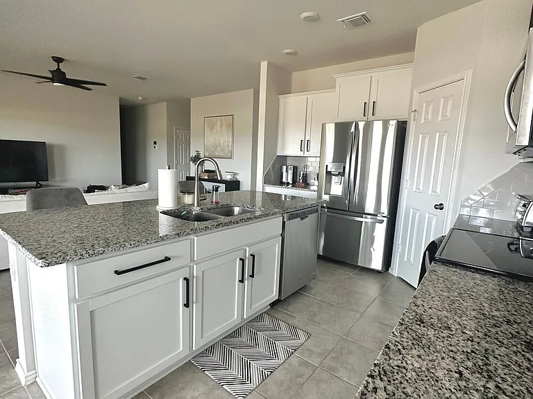 2609 Creekside Hills Blvd — Photo 3