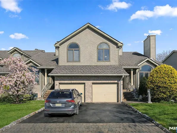 408 Dogwood Ct, Norwood, NJ 07648