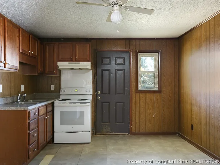 1045 Rulnick St #B — Photo 5