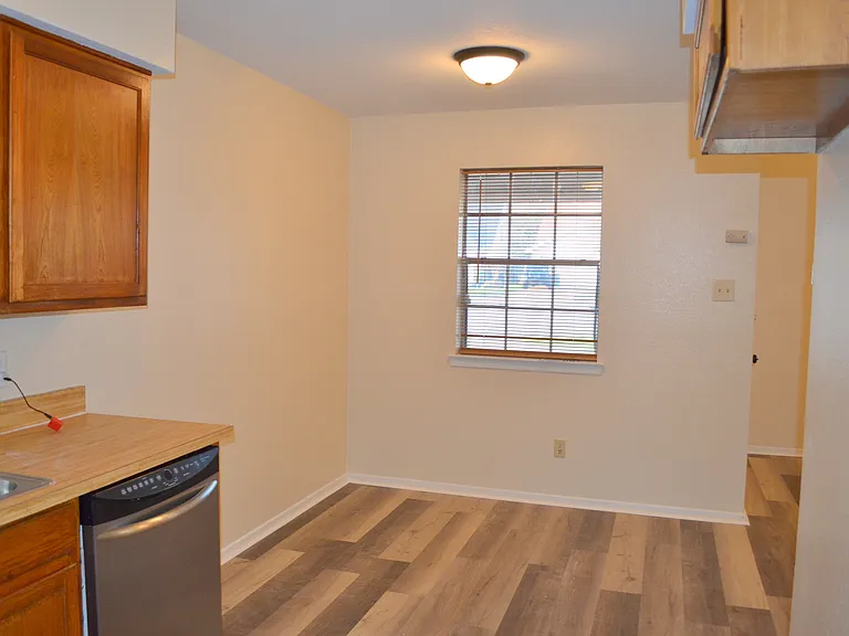 7610 April Ct — Photo 14