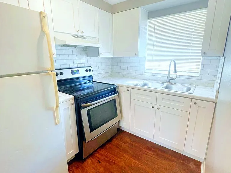 2507 W Virginia Ave — Photo 4