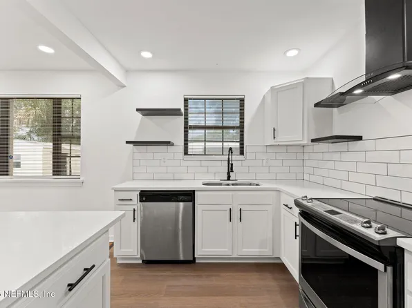 6014 WOODSIDE Drive, Jacksonville, FL 32210