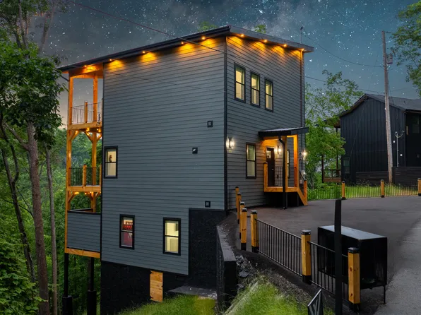 1349 N Baden Dr, Gatlinburg, TN 37738