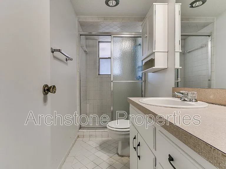 4508 NW 26th St — Photo 40