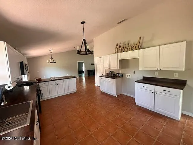 3 bed, 2.5 bath, 2540 sqft, $2,500 — Photo 3