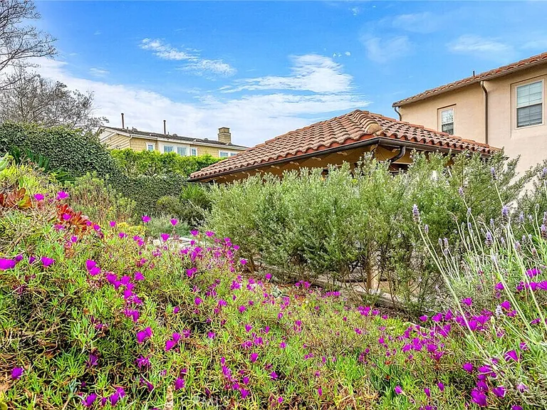 8001 Ocean Bluff Dr — Photo 60