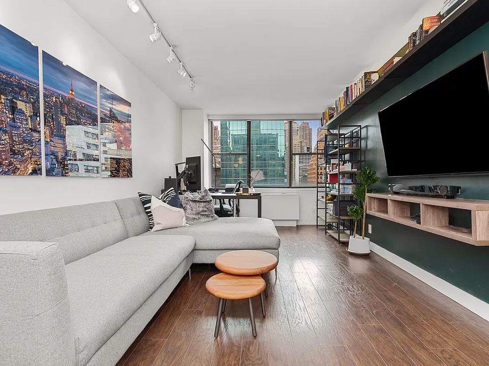 1st image of 301 E 45th St APT 14D