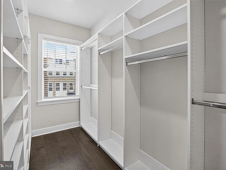 404 Sagan Pl — Photo 21