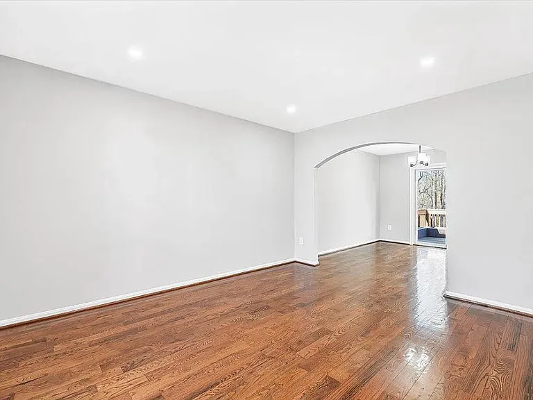 17641 Longview Ln — Photo 5