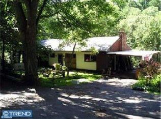 412 E Dutton Mill Rd, Brookhaven, PA 19015