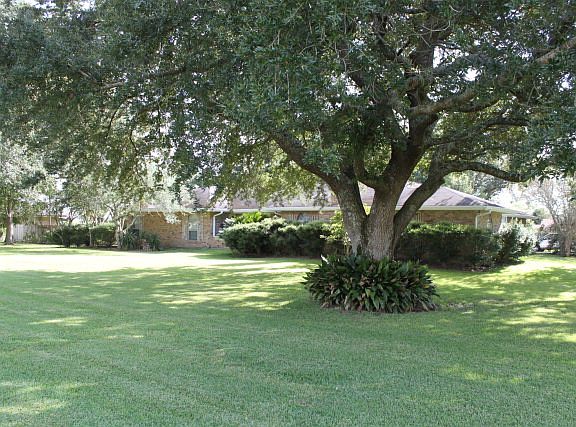 3rd image of 103 Parkside Dr