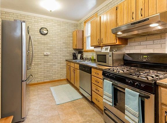 4th image of 3418 N Nordica Ave