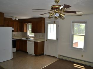 7 Merrill Rd APT C, Sutton, MA 01590