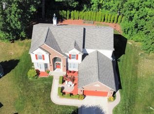 981 Arcadian Ct, Rochester Hills, MI 48307