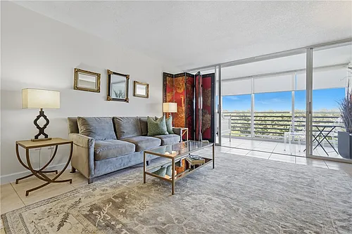 935 E Causeway Blvd #406 Photo 1