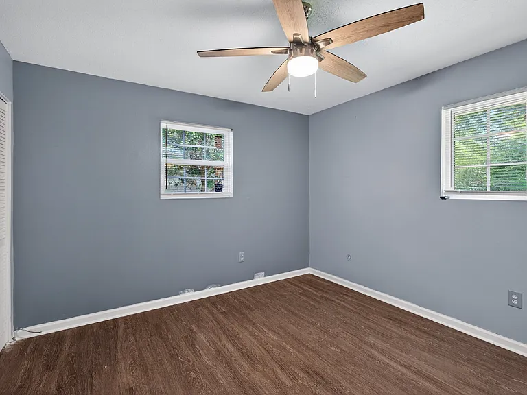 1621 Cloverdale Dr — Photo 20