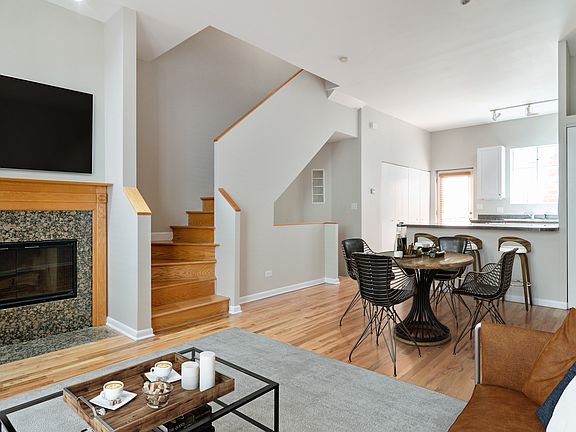 3rd image of 1145 W Newport Ave #S